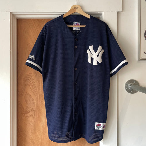 90’s Yankees Majestic Jersey (XL)