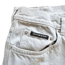 2000’s DKNY Jeans (36)