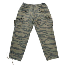 90’s Jungle Camo Cargo Pants (36”x30”)