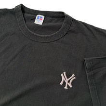 90’s Yankees Embroidered Russel Tee (XXL)