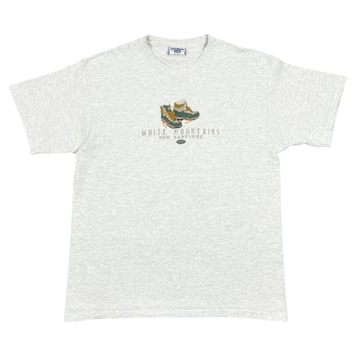 Vintage 90’s White Mountains Embroidered Tee (L)