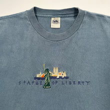 Vintage 90’s Statue of Liberty Embroidered Tee (L)