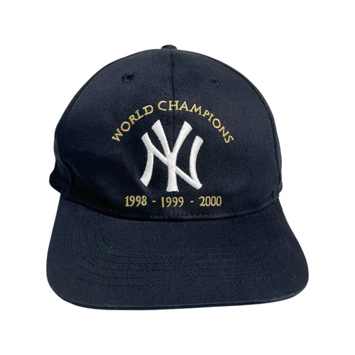 Vintage 2000 Yankees World Champions Snapback