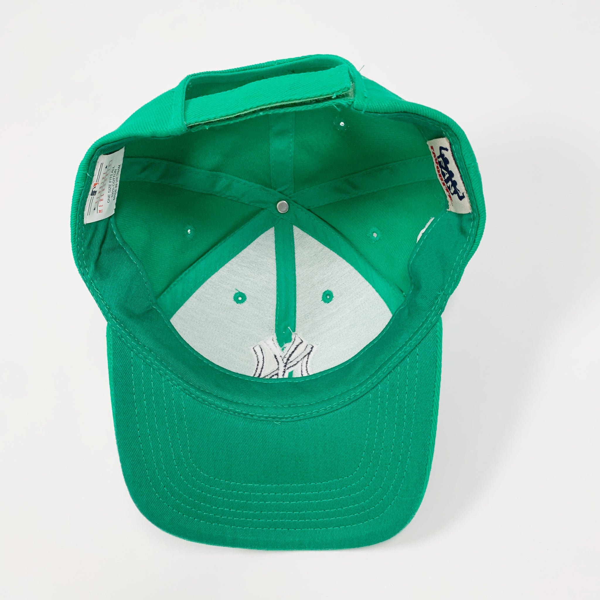 Yankees Clover Hat – Fantasy Explosion